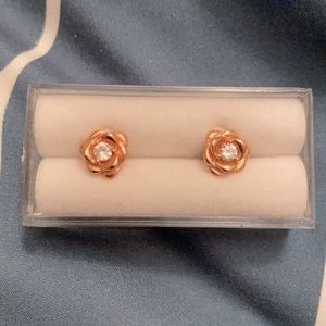 Rose Gold plated flower stud earrings